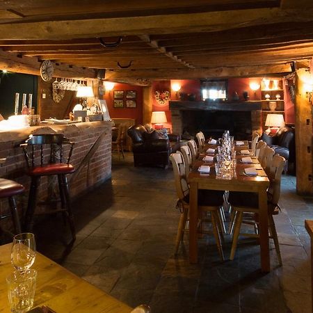 The Mole And Chicken Hotell Long Crendon Exteriör bild