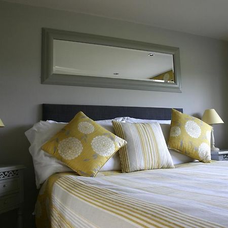 The Mole And Chicken Hotell Long Crendon Exteriör bild