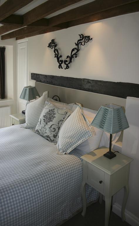 The Mole And Chicken Hotell Long Crendon Exteriör bild