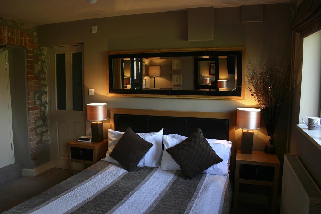 The Mole And Chicken Hotell Long Crendon Rum bild
