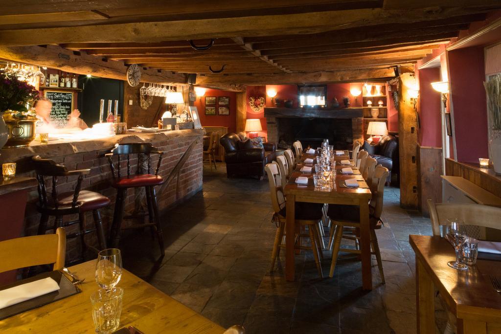 The Mole And Chicken Hotell Long Crendon Exteriör bild
