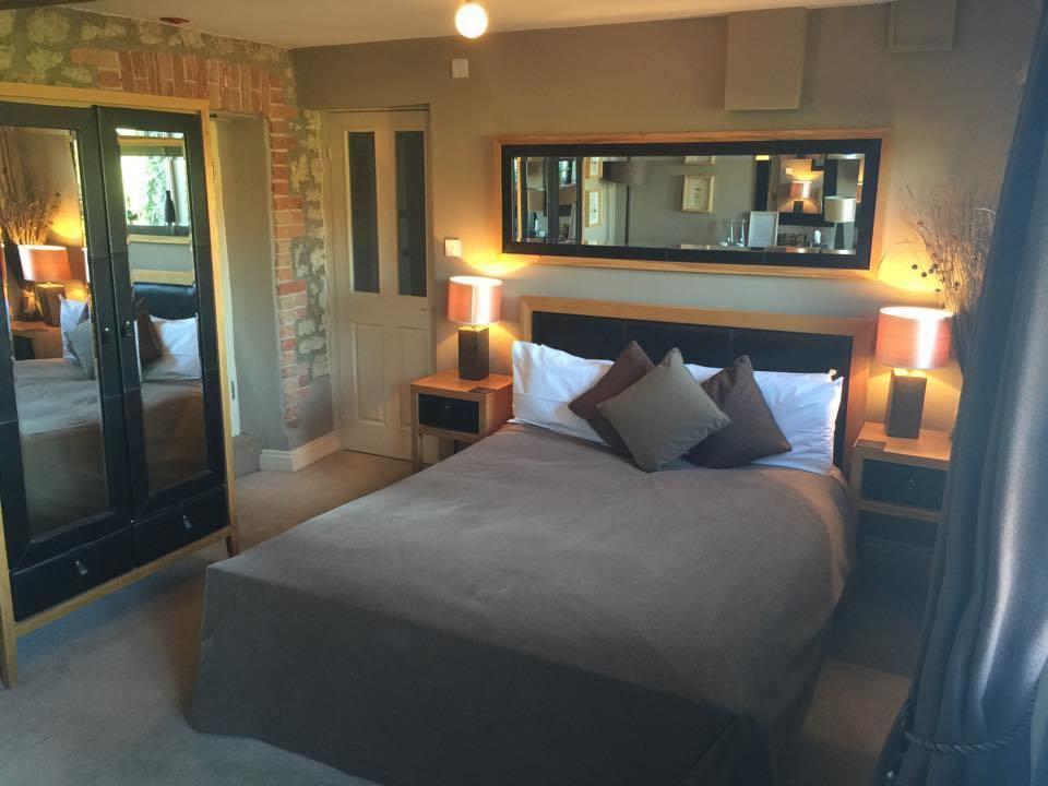 The Mole And Chicken Hotell Long Crendon Exteriör bild